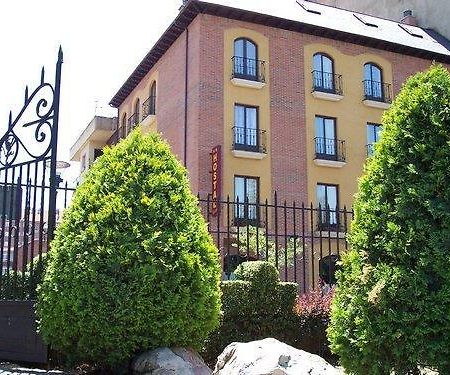 Hostal Quevedo León Eksteriør bilde